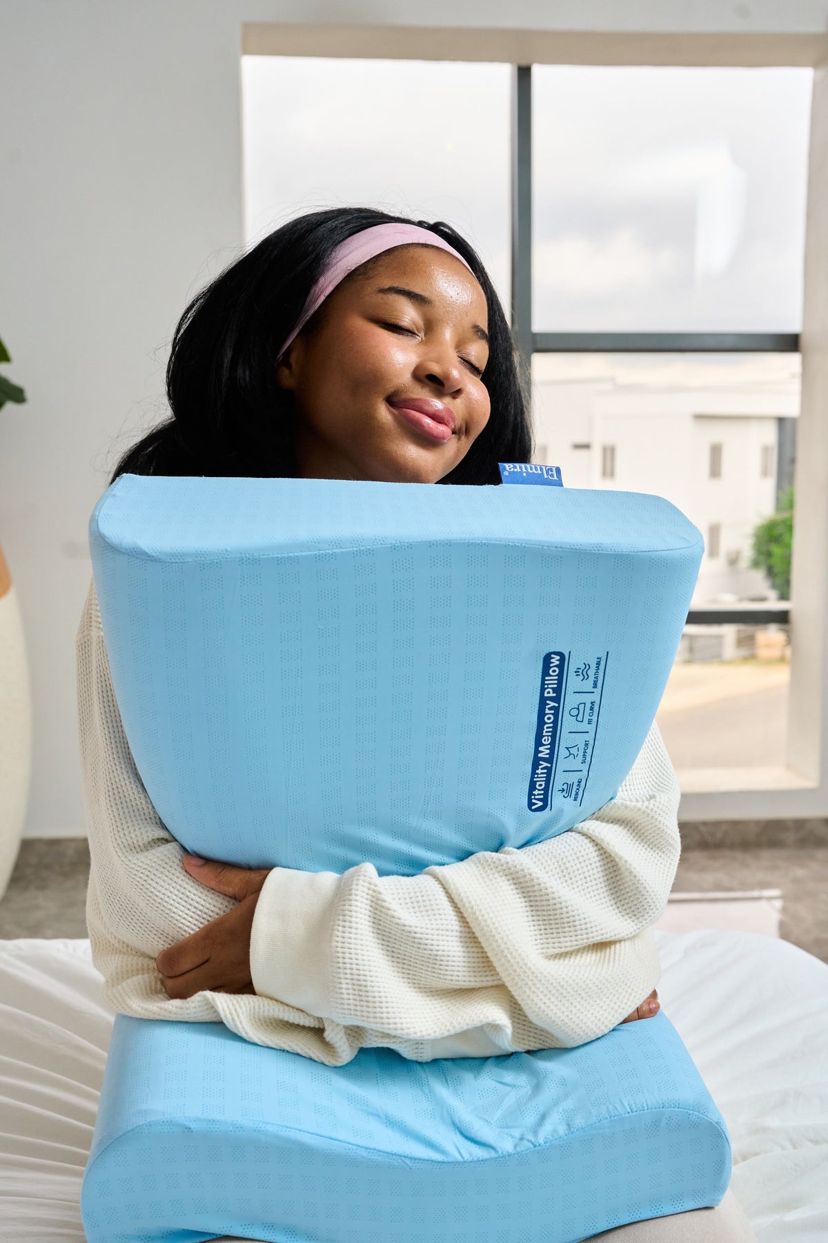 Elmira® Snow Neck Pillow
